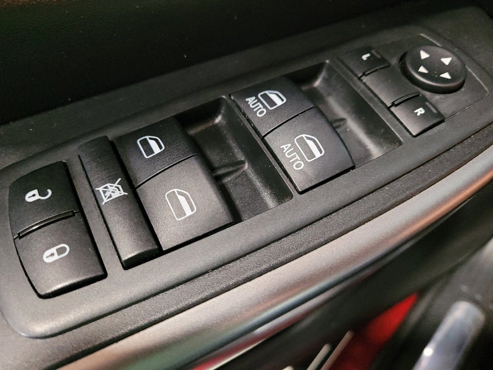 Used 2019 Jeep Cherokee Limited AWD/4WD image 27