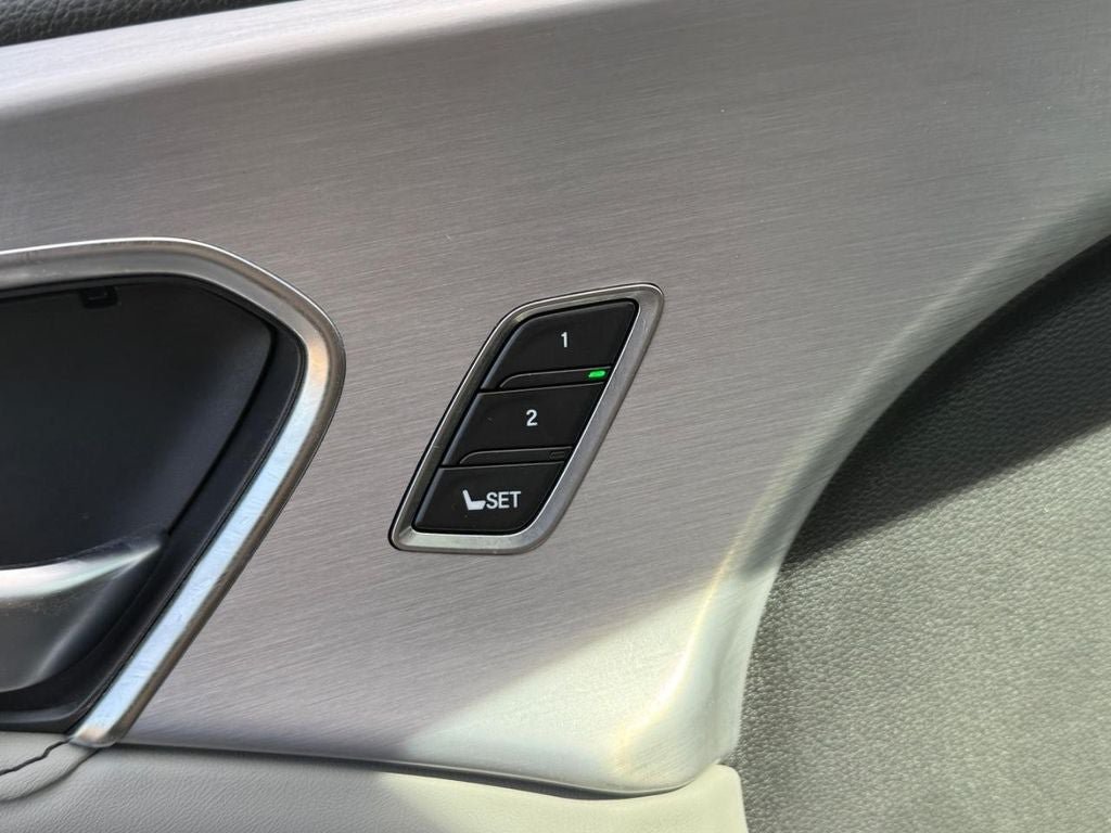 Used 2024 Acura RDX SH-AWD w/ Technology Package image 17