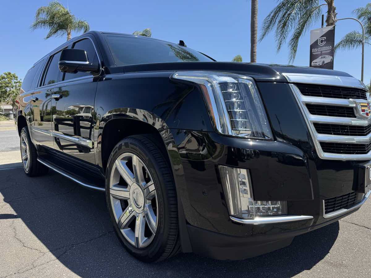 Used 2019 Cadillac Escalade ESV Premium Luxury AWD/4WD image 10