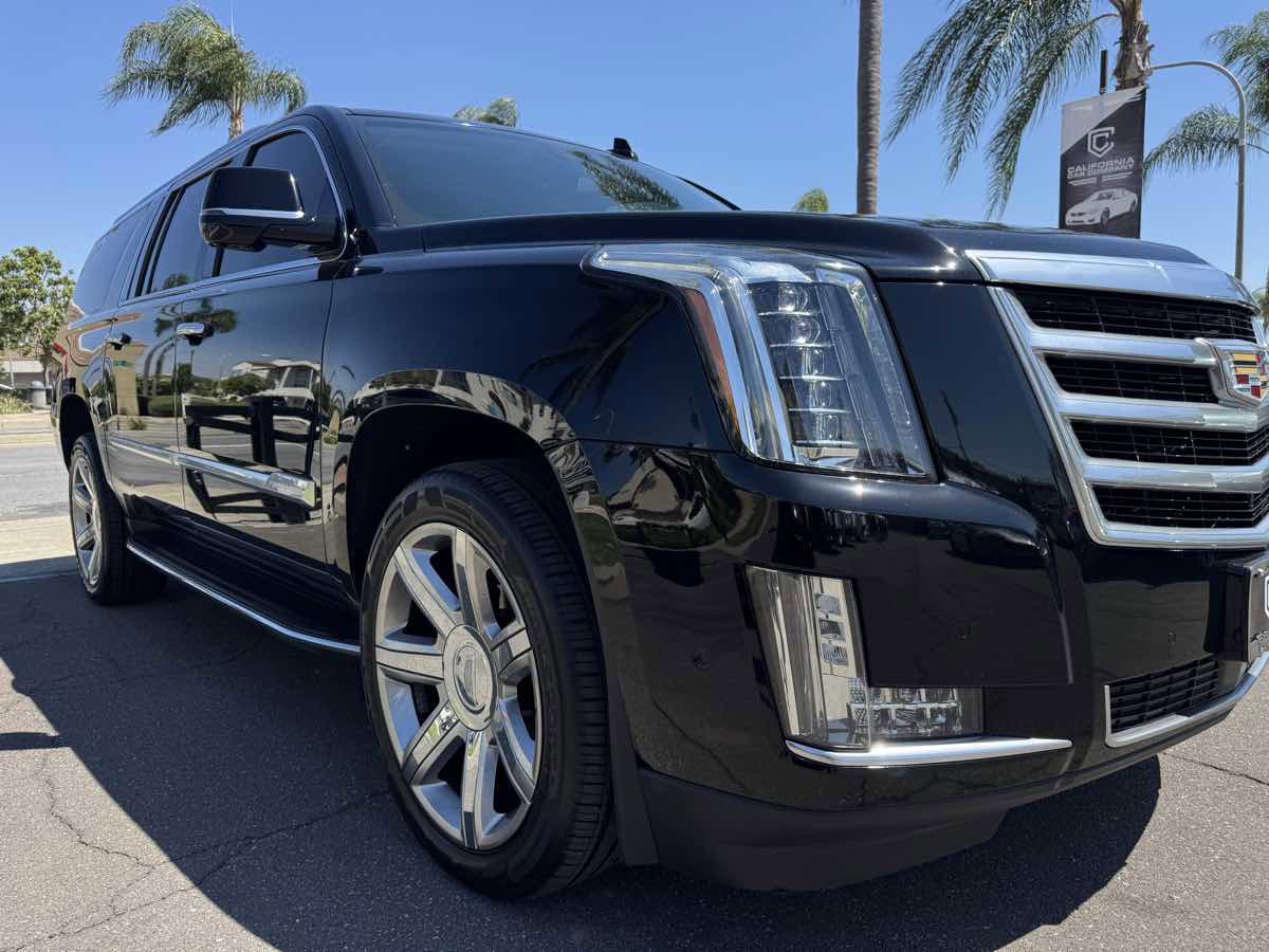 Used 2019 Cadillac Escalade ESV Premium Luxury AWD/4WD image 10