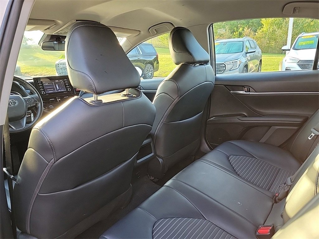 Used 2023 Toyota Camry SE image 12