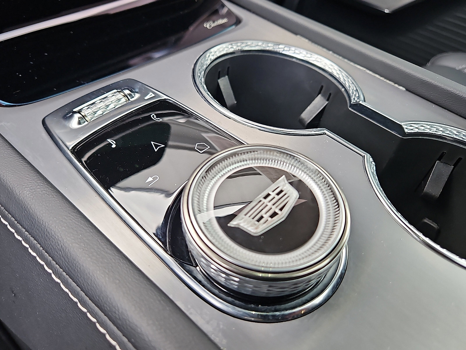 Certified 2026 Cadillac Vistiq Luxury image 19