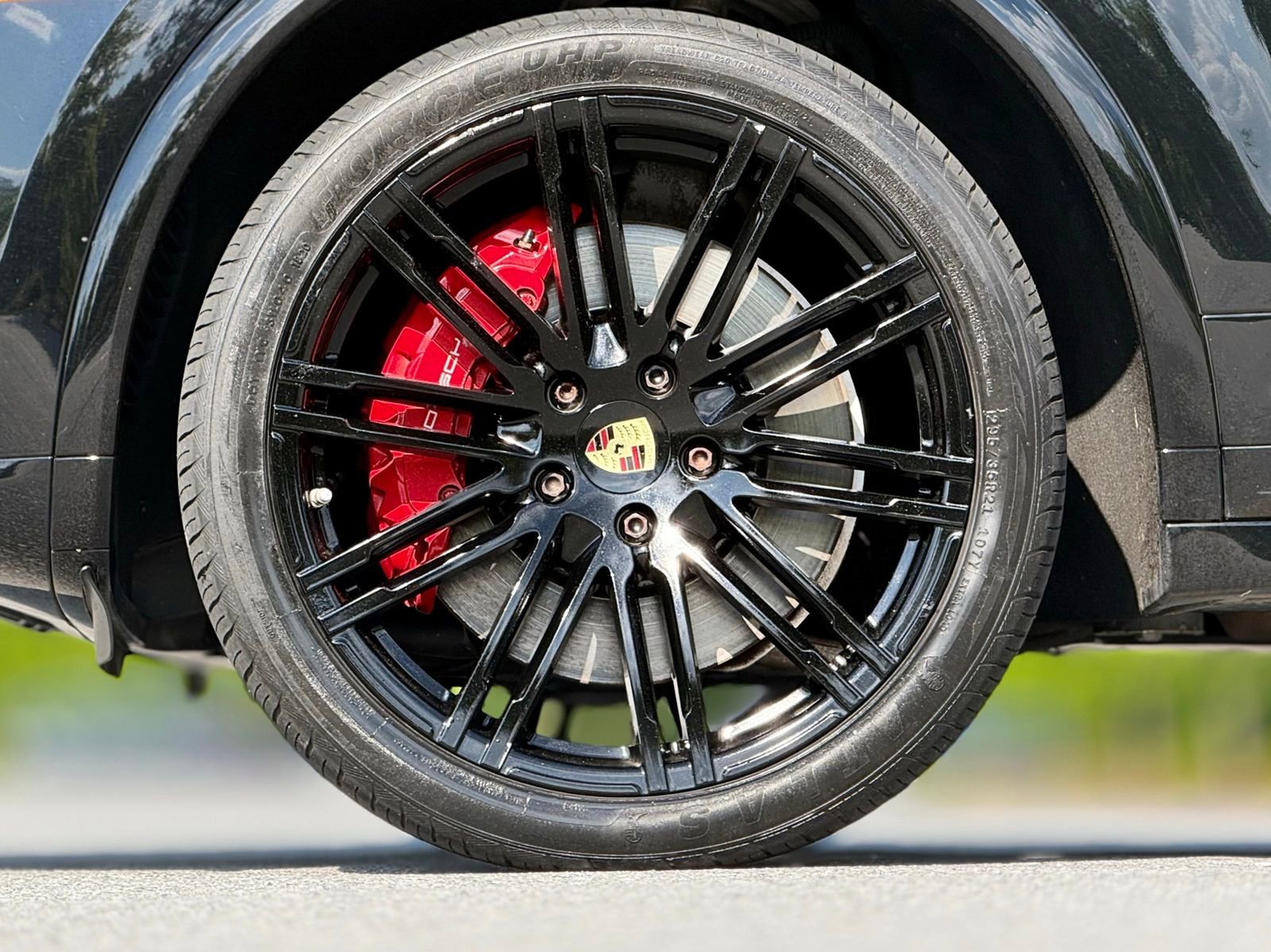 Used 2016 Porsche Cayenne GTS AWD/4WD image 18