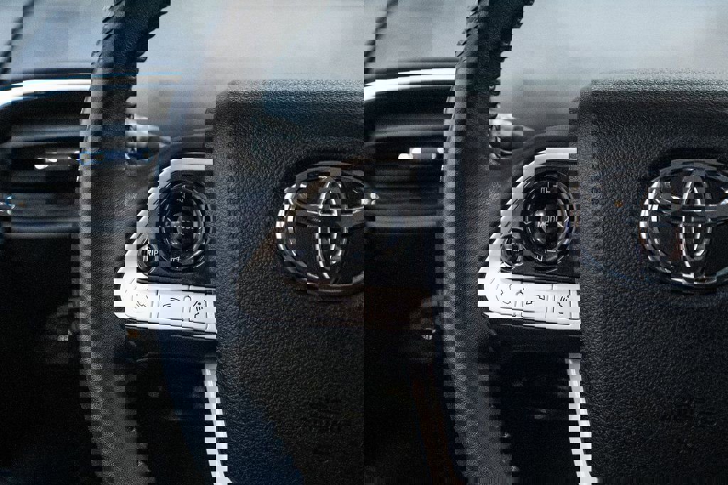 Used 2017 Toyota Prius Three image 28