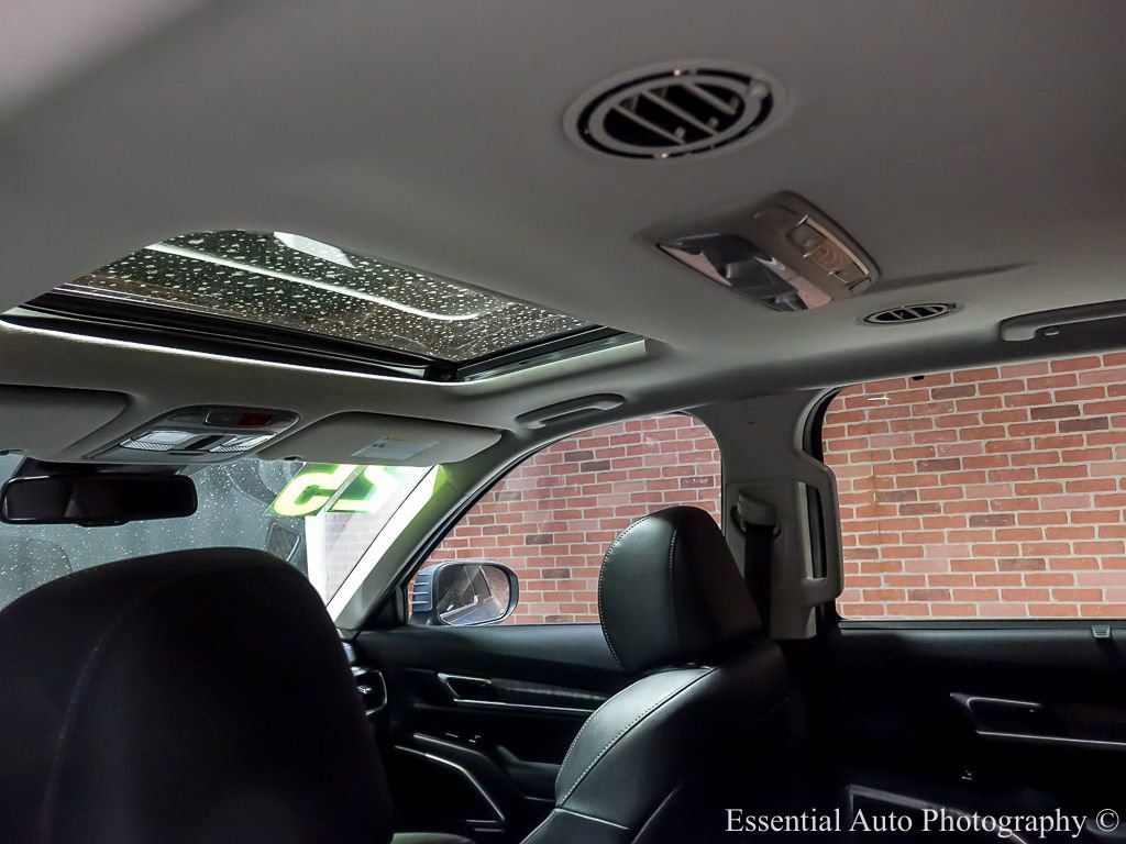 Used 2025 Kia Telluride EX w/ EX Captain's Chair Package AWD/4WD image 17