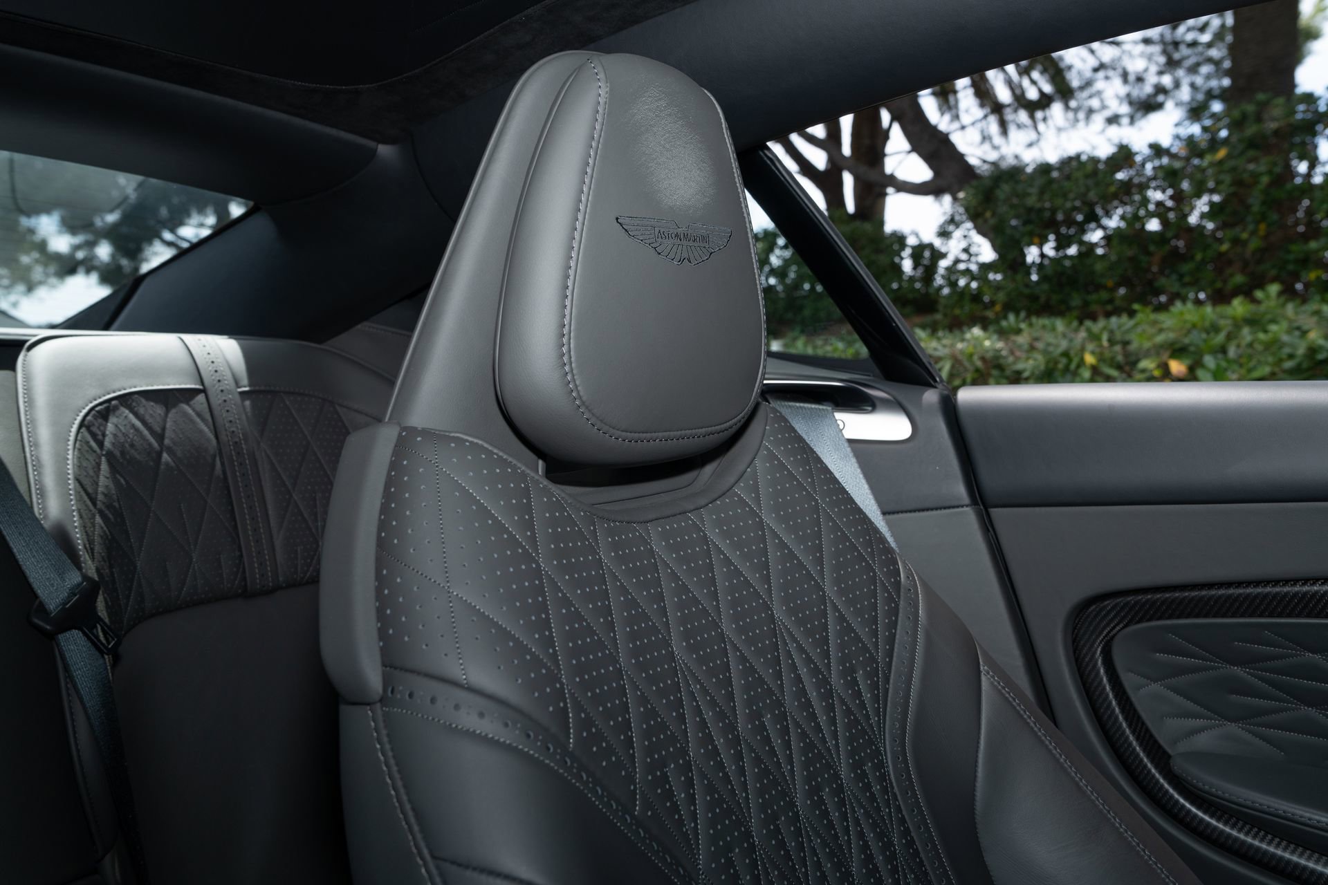 Used 2024 Aston Martin DB12 Coupe RWD image 14