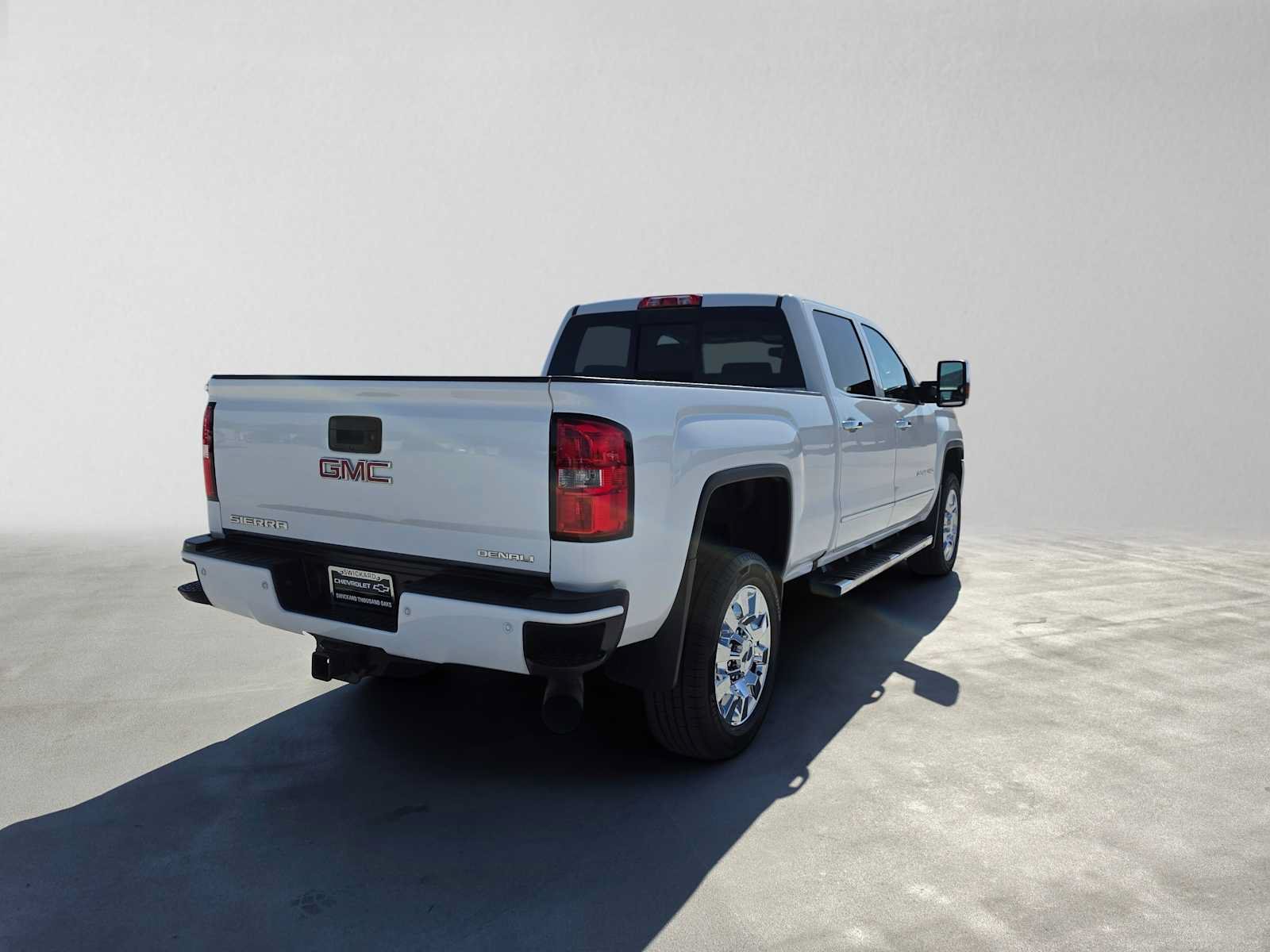 Used 2016 GMC Sierra 2500 Denali w/ Duramax Plus Package AWD/4WD video 3