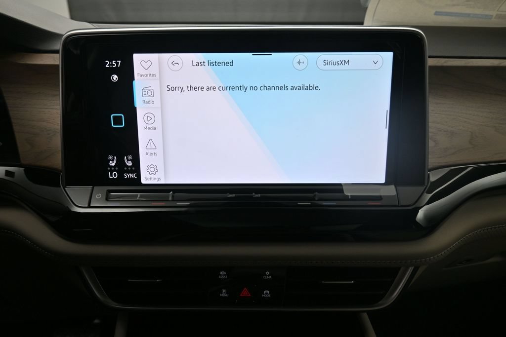 New 2026 Volkswagen Atlas SE FWD image 11