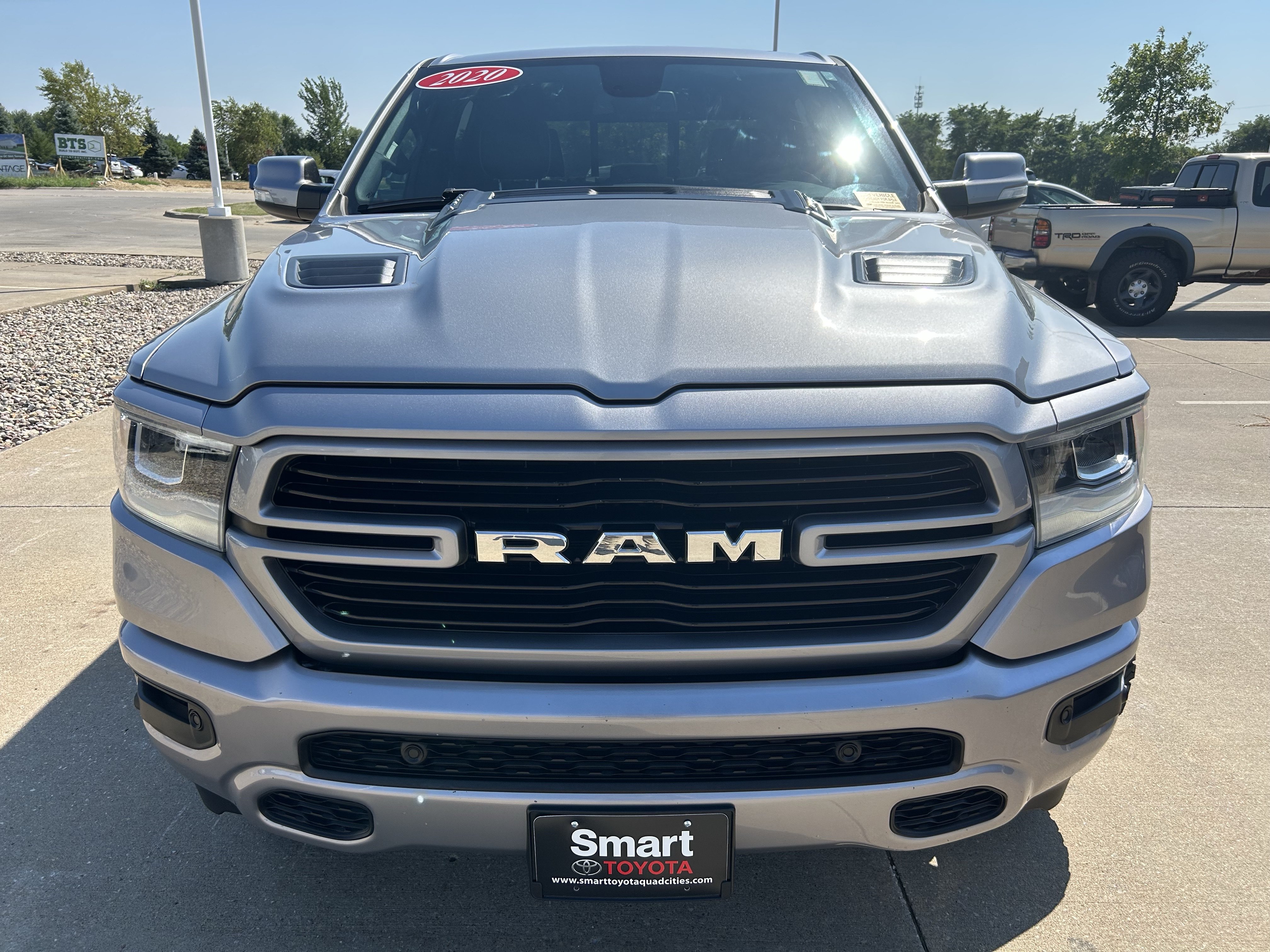 Used 2020 RAM 1500 Laramie AWD/4WD image 2