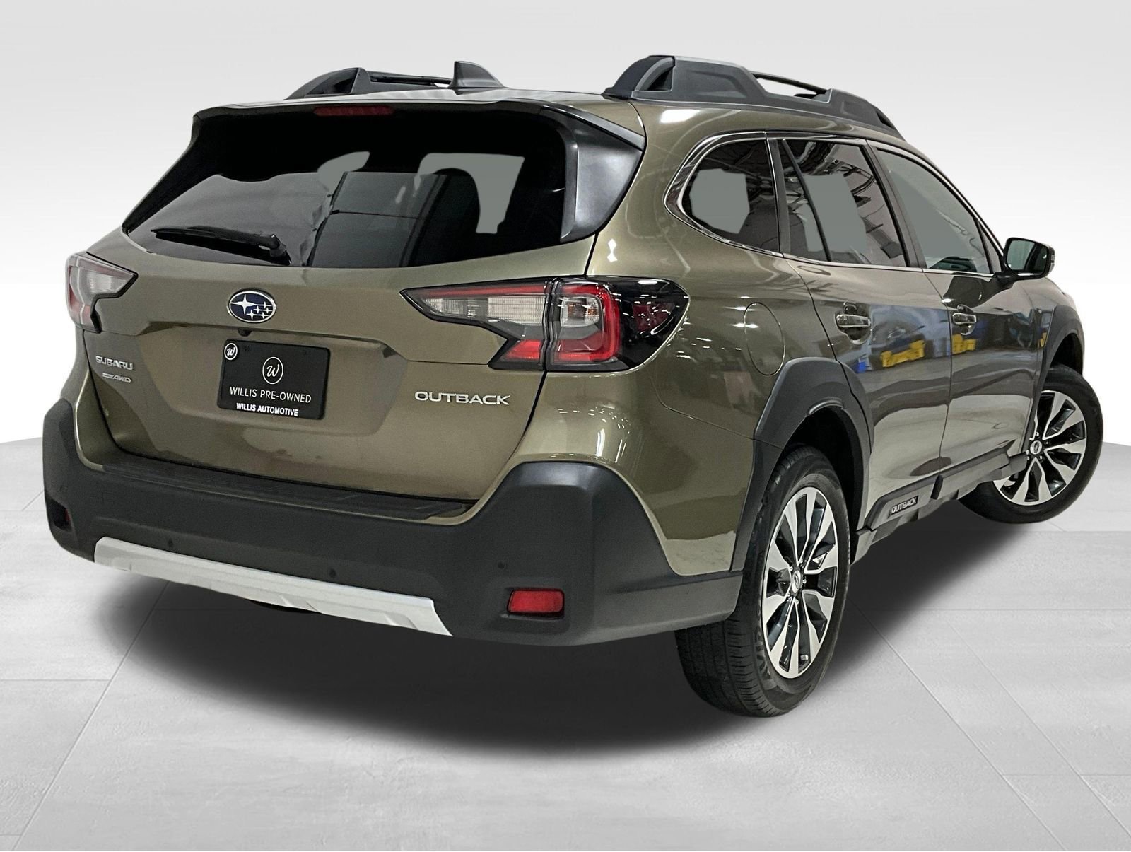 Used 2023 Subaru Outback Limited image 5
