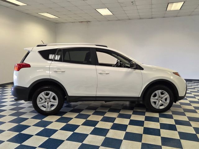 Used 2015 Toyota RAV4 LE FWD image 9
