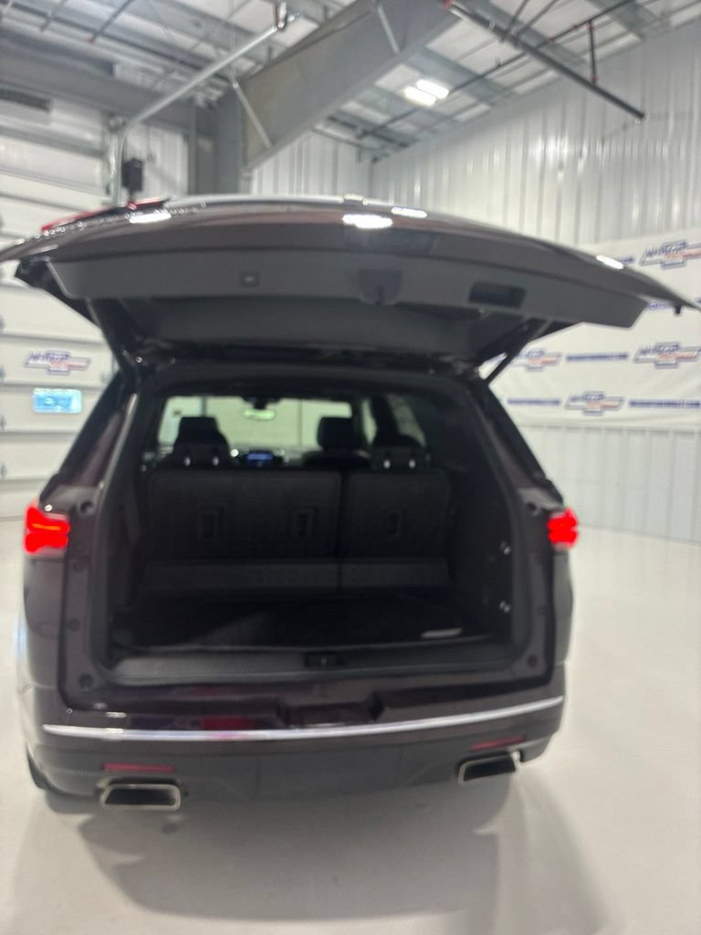 Used 2023 Chevrolet Traverse High Country w/ LPO, Floor Liner Package AWD/4WD image 41