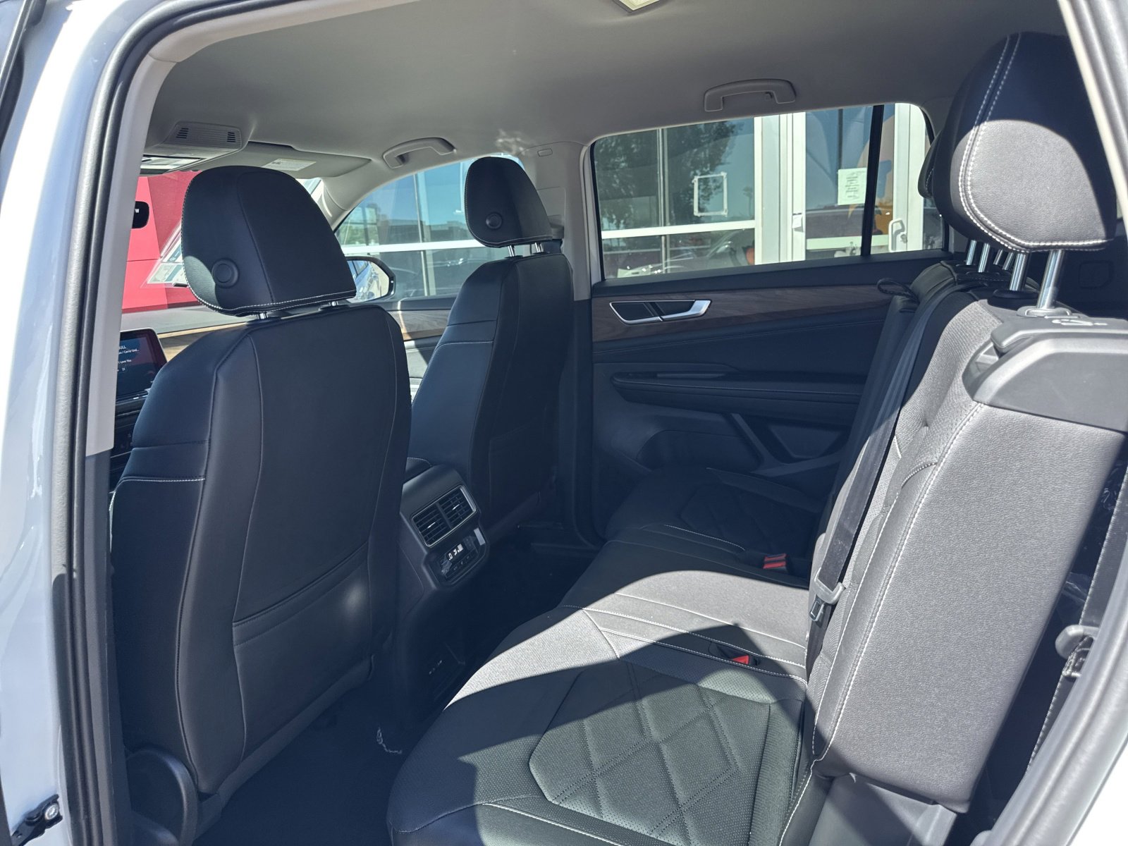 New 2026 Volkswagen Atlas SE image 17