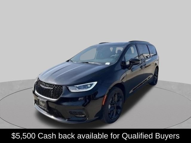 New 2026 Chrysler Pacifica Select w/ S Appearance Package AWD/4WD image 2