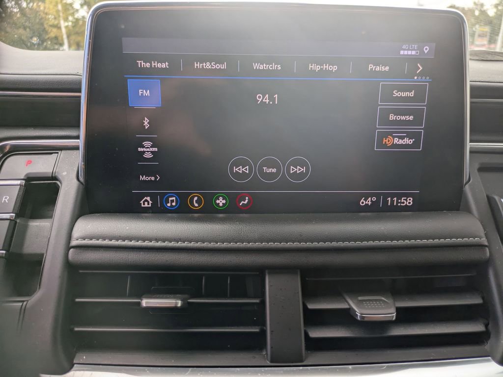 Used 2021 Chevrolet Suburban Z71 image 16