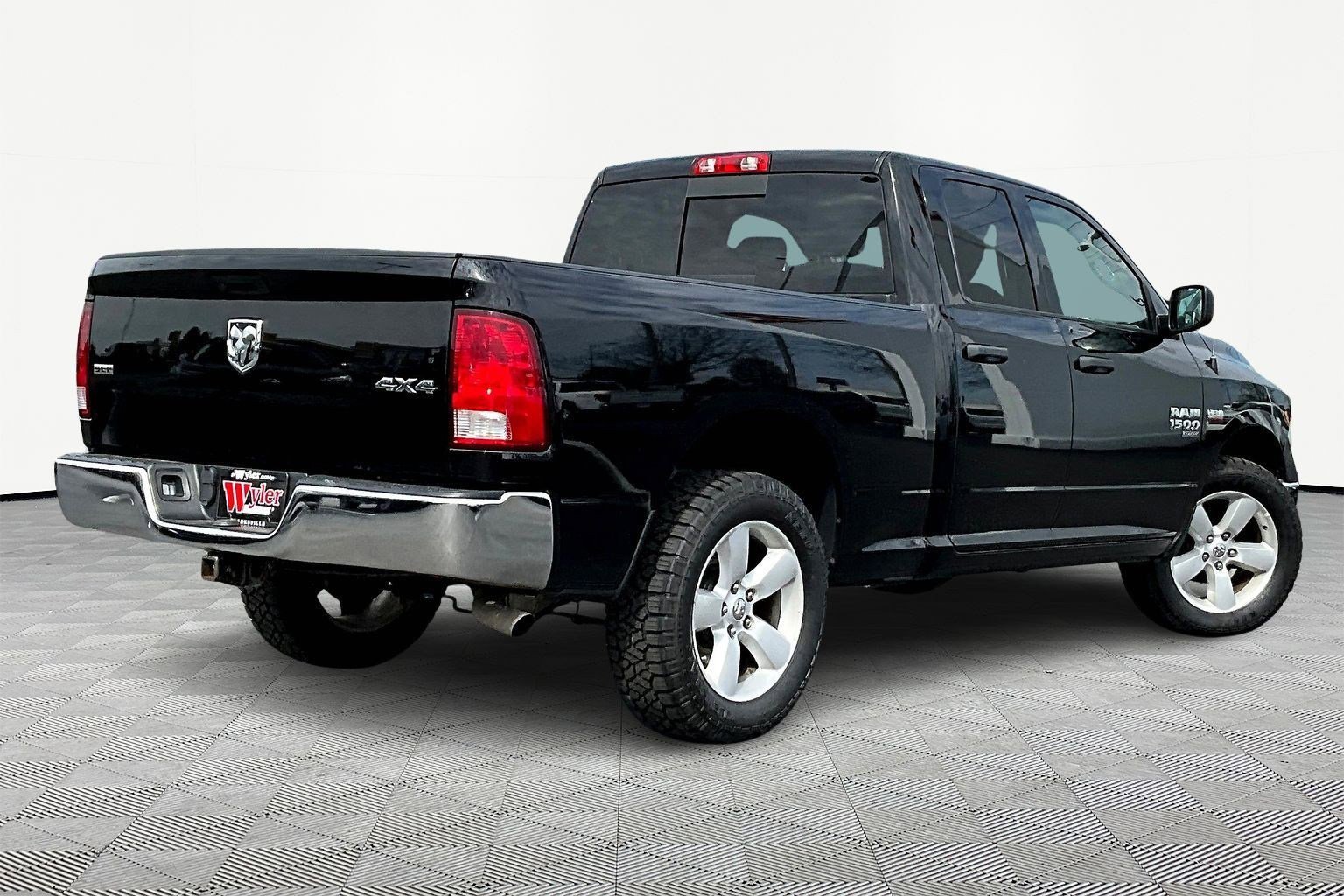 Used 2019 RAM 1500 Classic SLT image 6