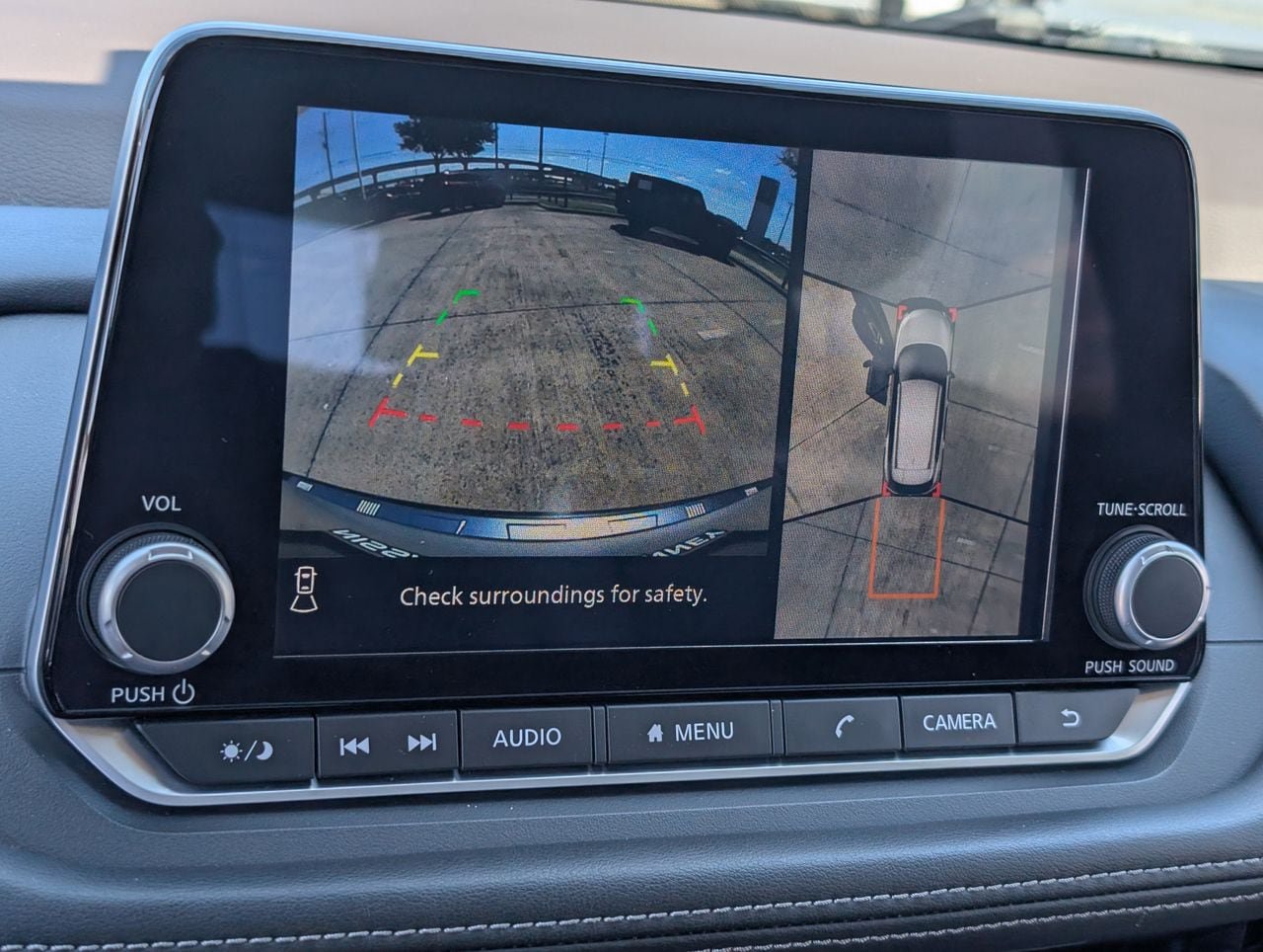 Used 2023 Nissan Rogue SL FWD image 14