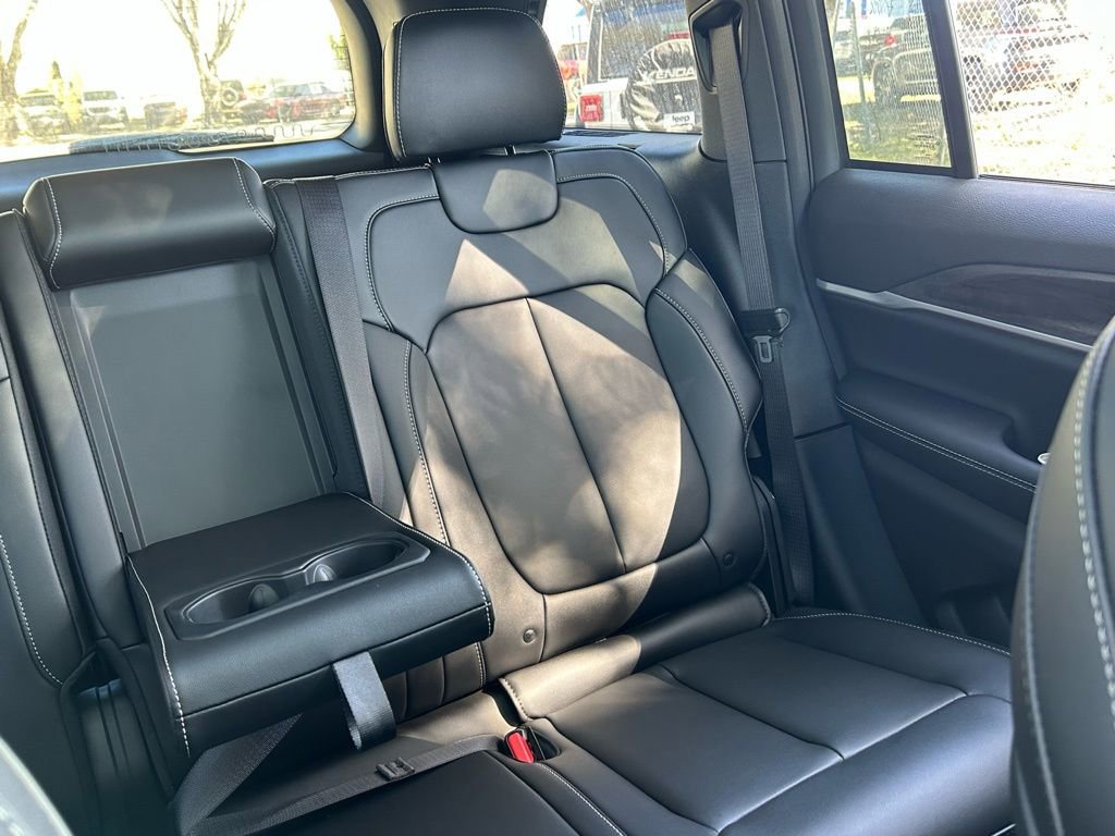 New 2026 Jeep Grand Cherokee Limited image 14