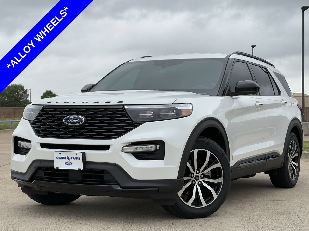 Certified 2023 Ford Explorer ST-Line w/ Class IV Trailer Tow Package RWD image 2