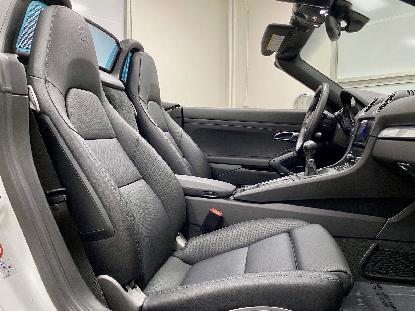Used 2025 Porsche 718 Boxster w/ Premium Package RWD image 43