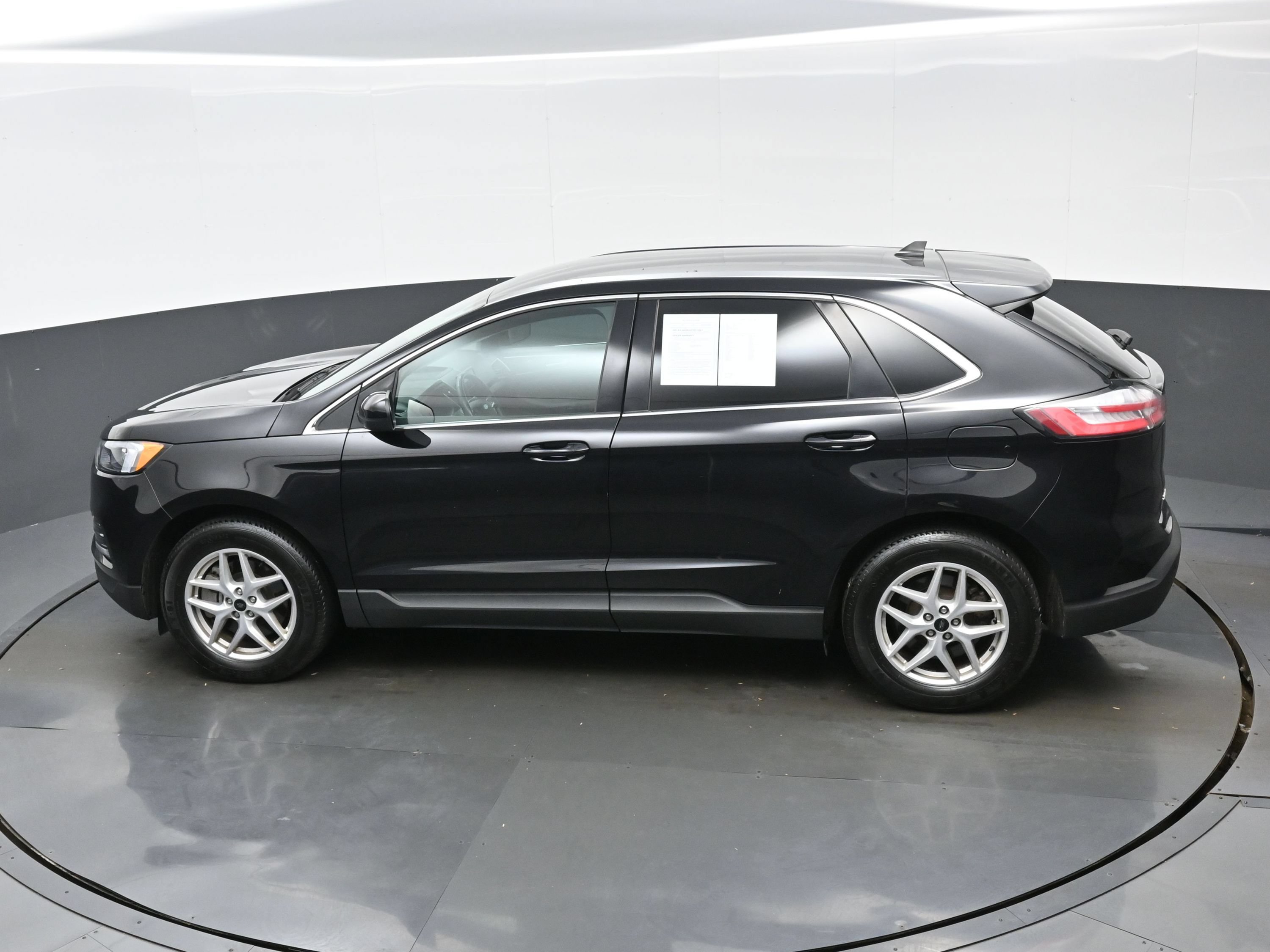 Used 2024 Ford Edge SEL AWD/4WD image 34