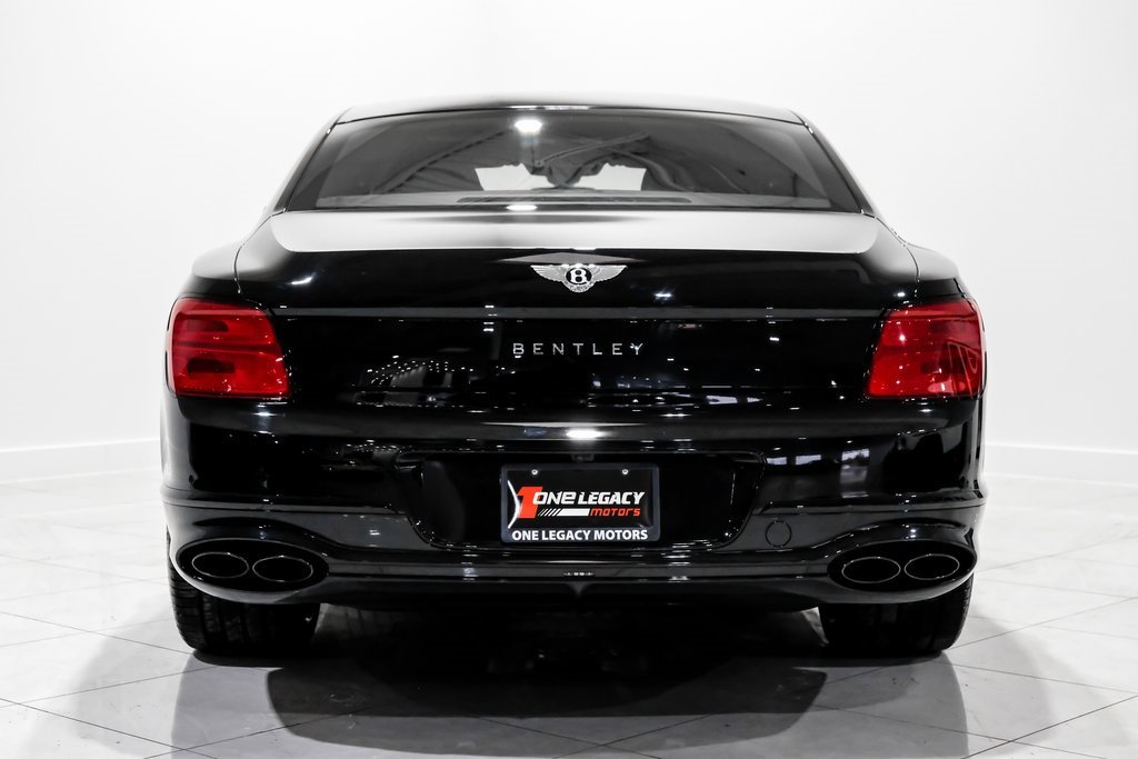 Used 2024 Bentley Flying Spur V8 image 7
