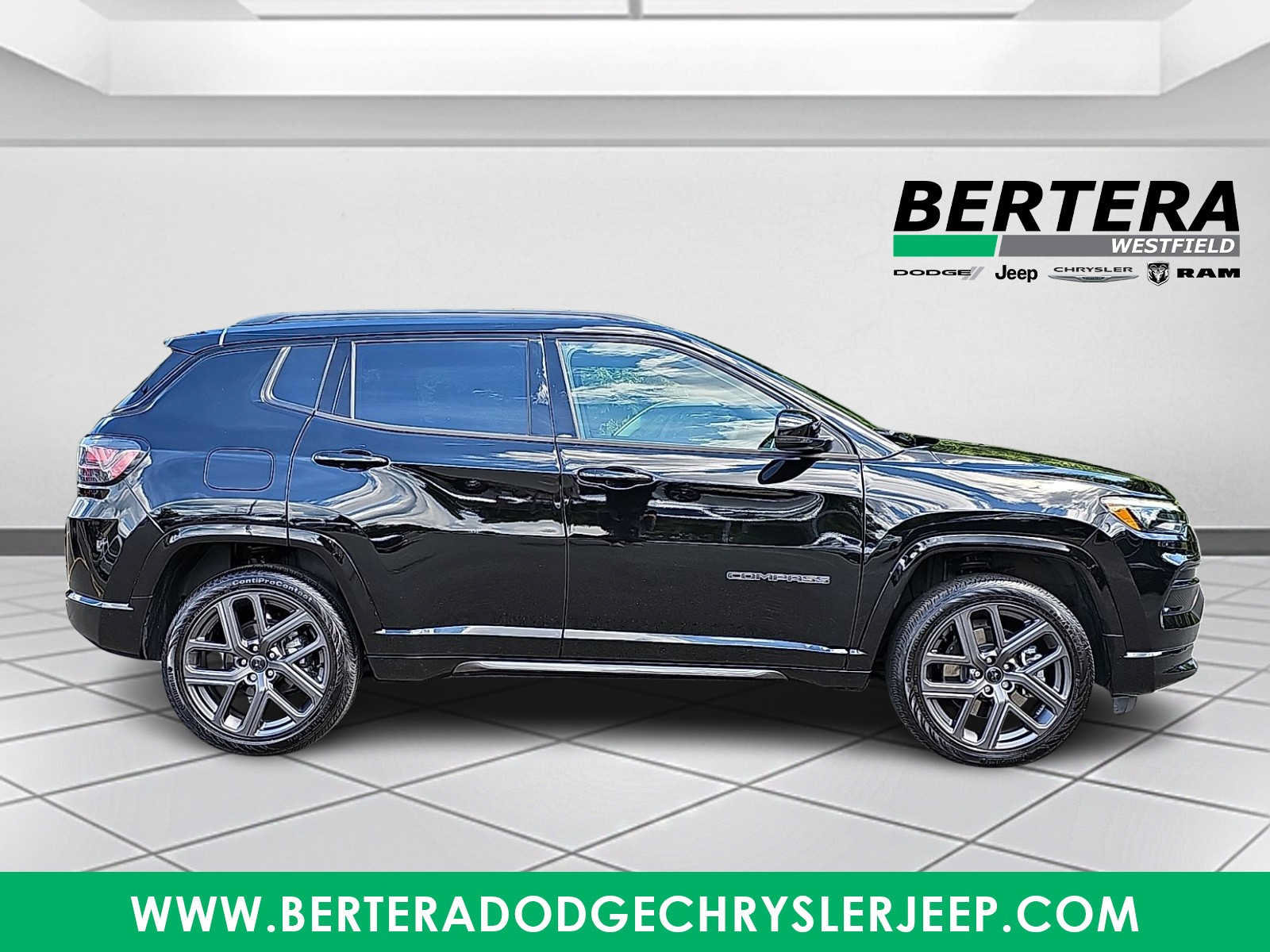 Used 2025 Jeep Compass Limited w/ High Altitude Package AWD/4WD image 7