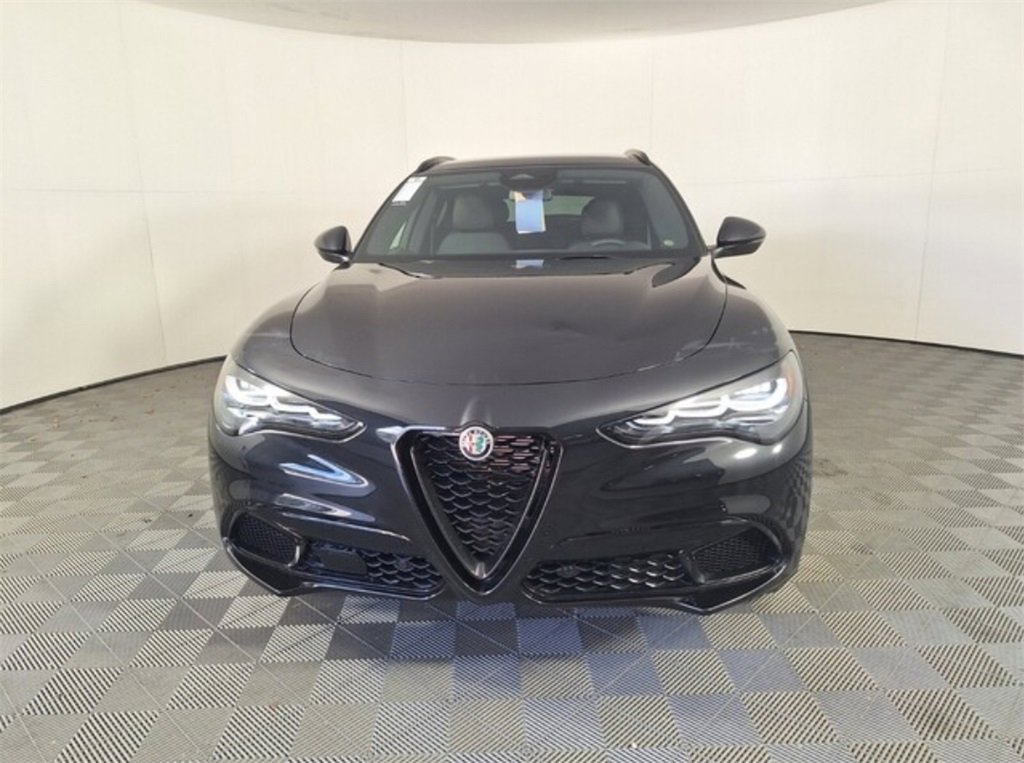New 2025 Alfa Romeo Stelvio Sprint w/ Convenience Package image 4