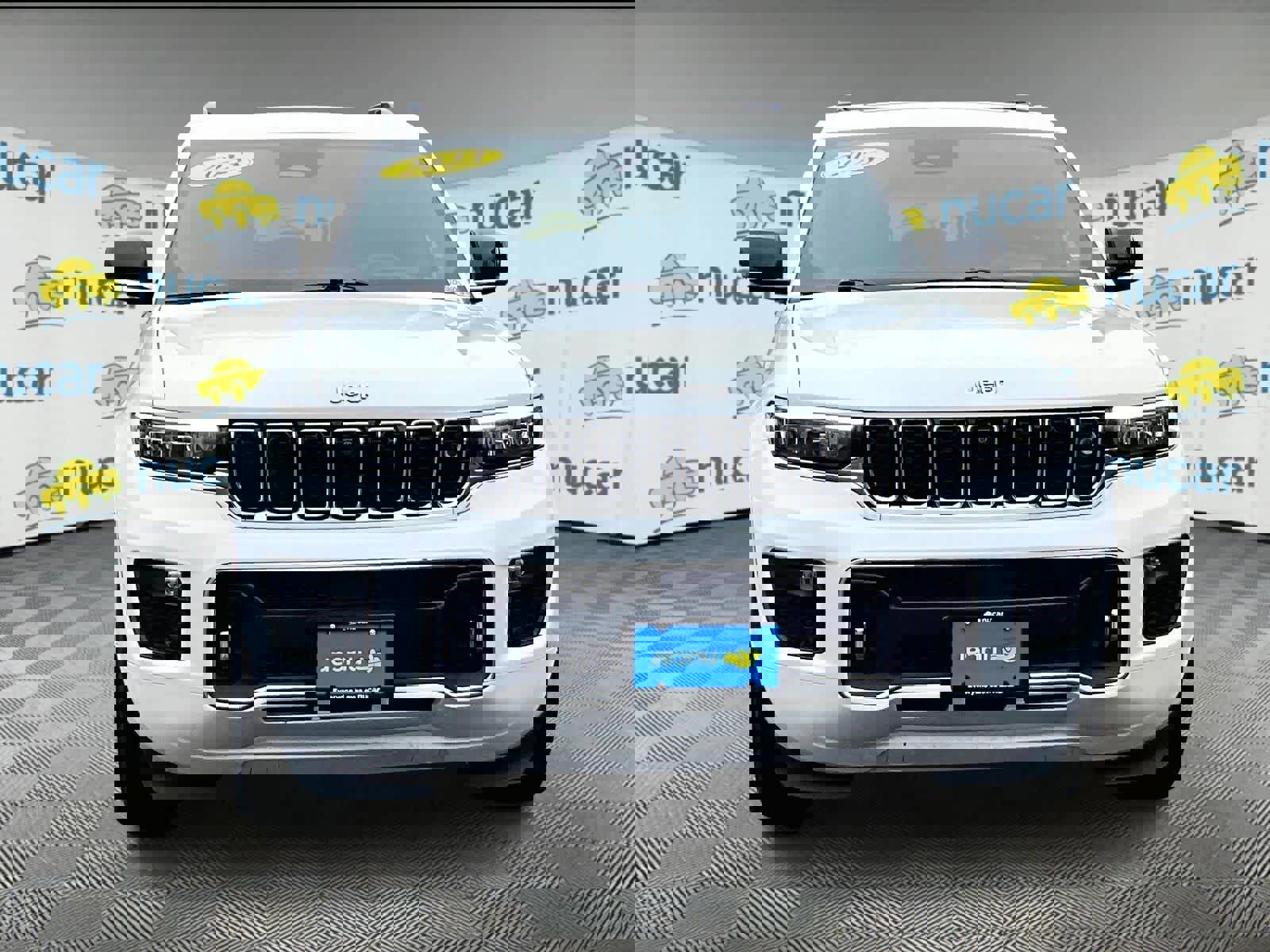 Used 2022 Jeep Grand Cherokee Overland w/ Adv Protech Group III AWD/4WD image 2