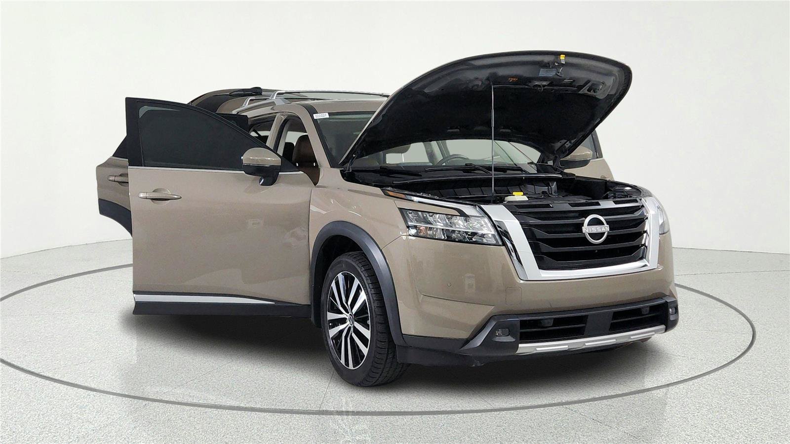 Used 2023 Nissan Pathfinder Platinum w/ Cargo Package FWD image 7