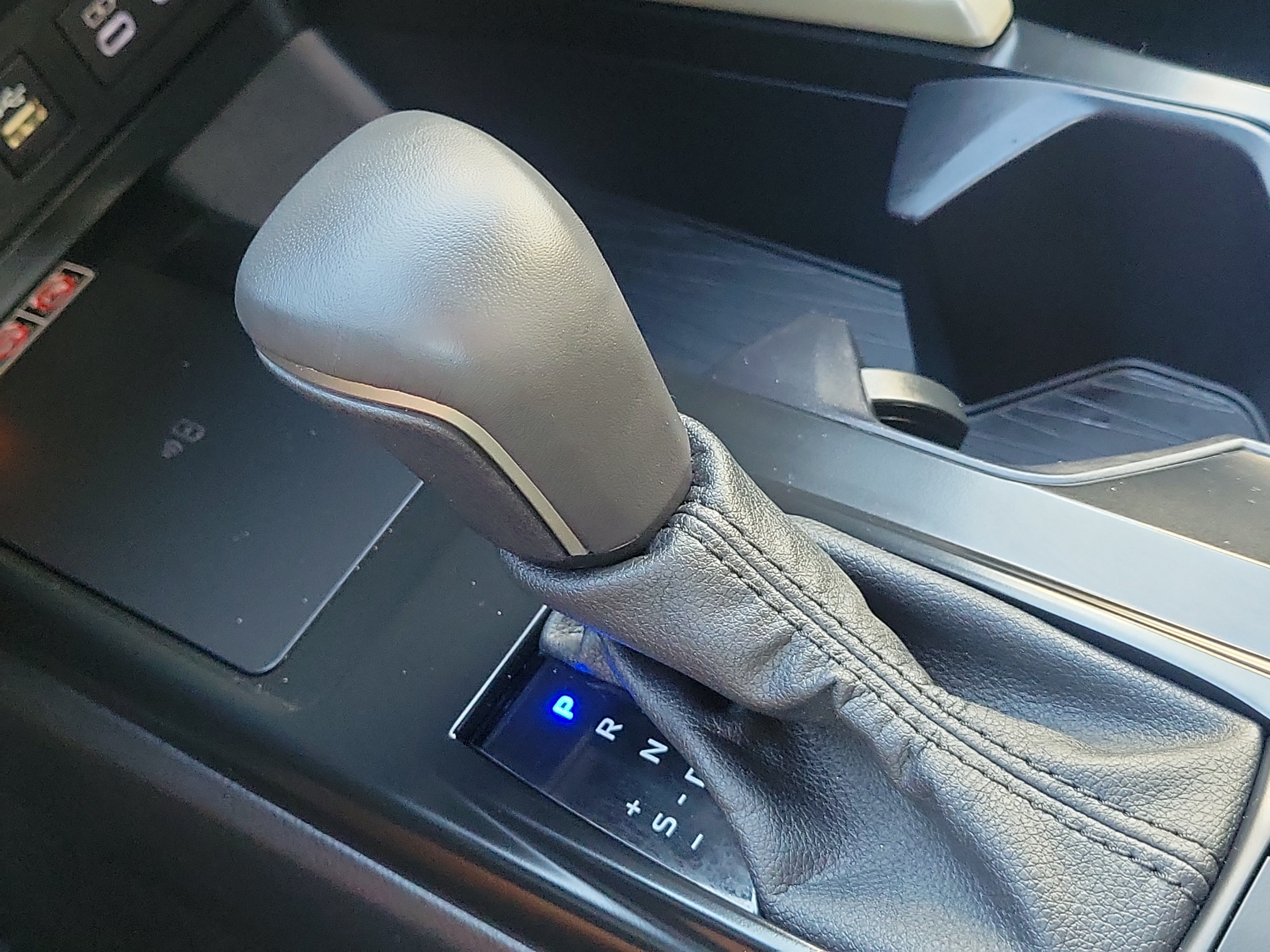 Used 2026 Toyota Camry SE FWD image 30