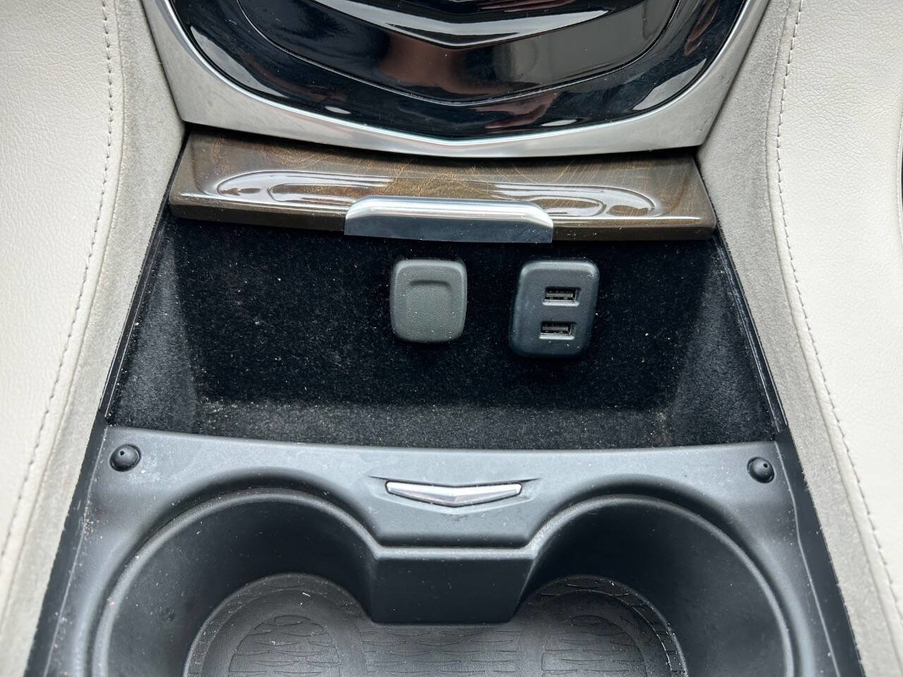 Used 2020 Cadillac Escalade Premium Luxury image 31