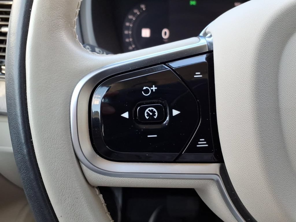 Used 2025 Volvo XC90 B6 Ultra w/ Protection Package Premier AWD/4WD image 29