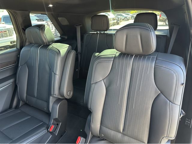 New 2026 Cadillac Vistiq Luxury image 18