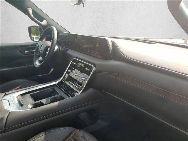 Used 2025 Nissan Armada Platinum RWD image 25