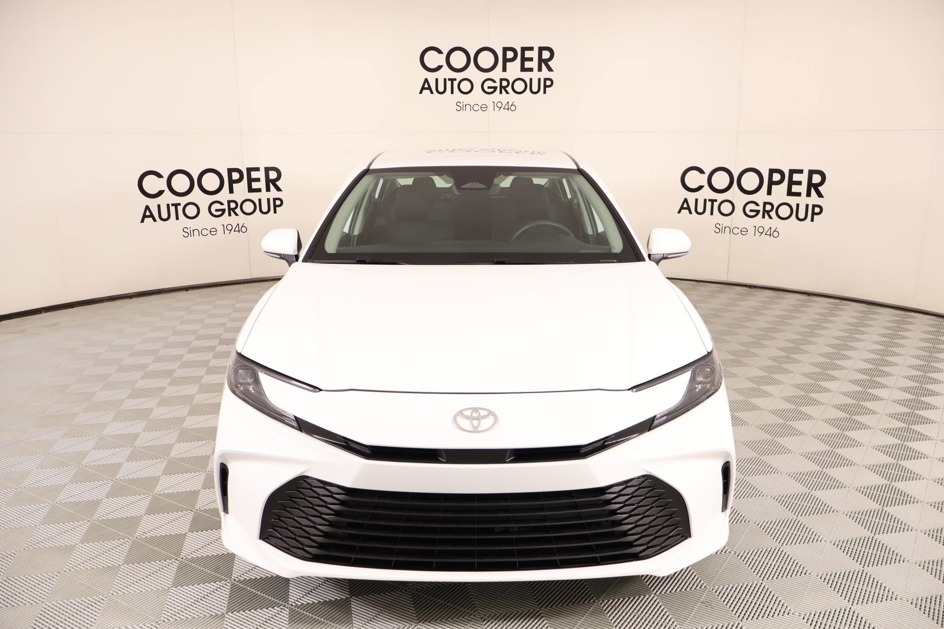 Used 2025 Toyota Camry LE w/ Convenience Package FWD image 8
