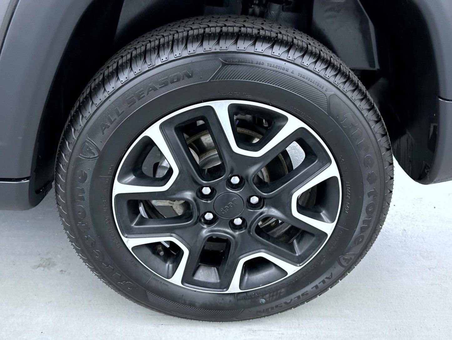Used 2021 Jeep Compass Trailhawk AWD/4WD image 22