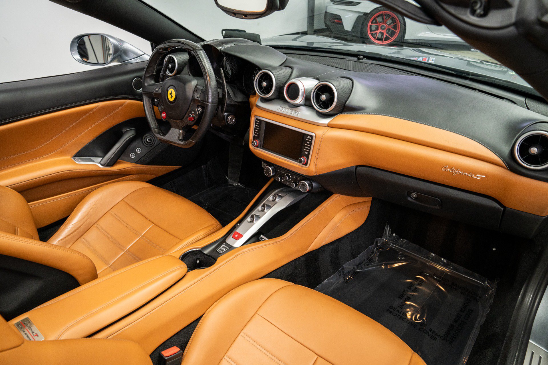 Used 2017 Ferrari California T RWD image 13