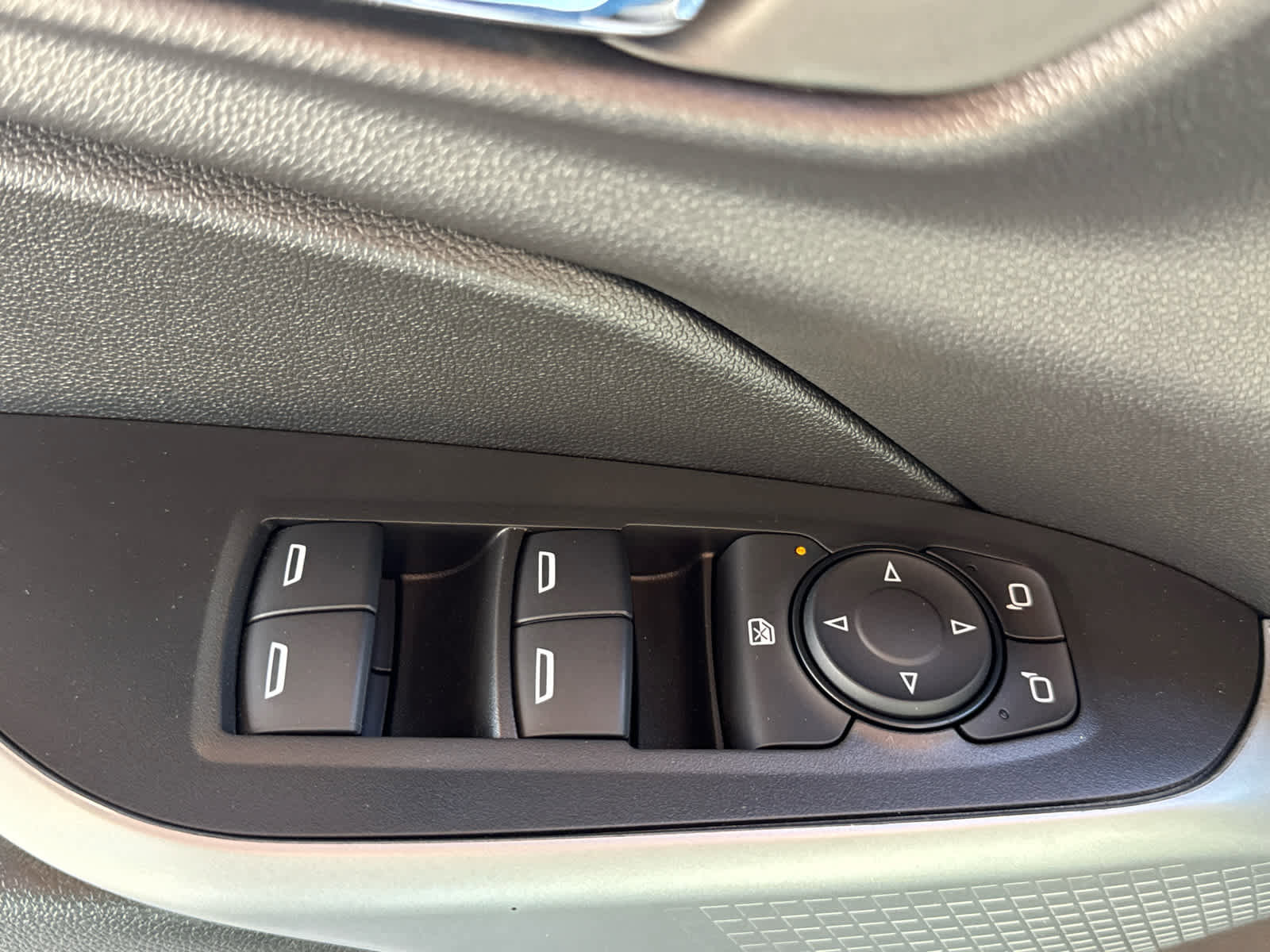 Certified 2025 Chevrolet Trax LS image 9