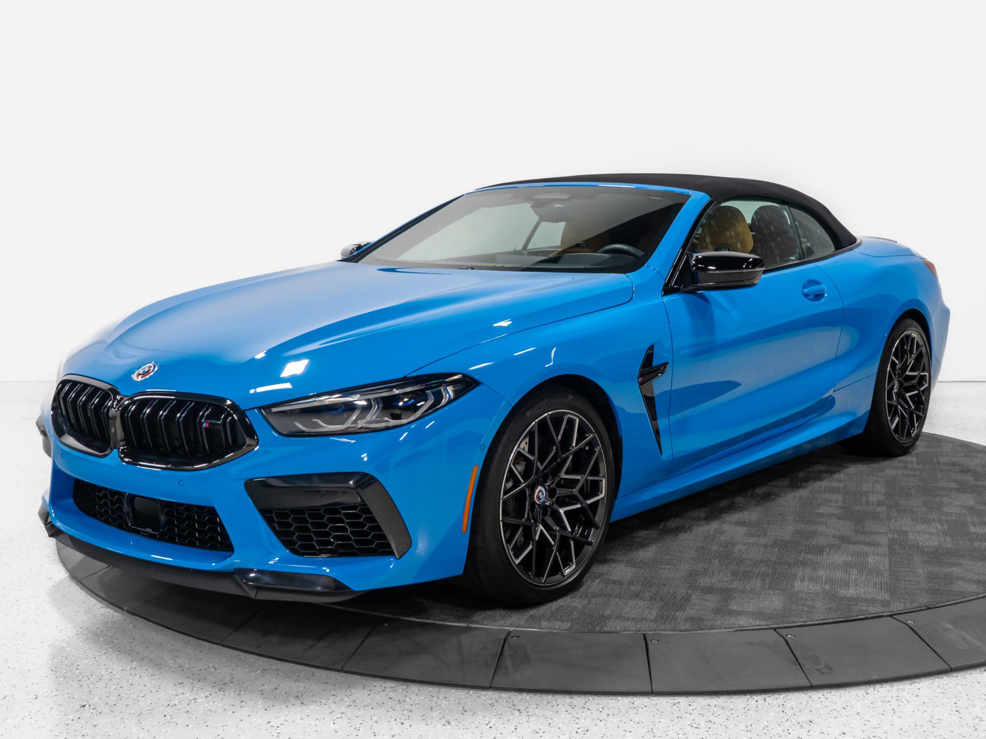 Used 2023 BMW M8 Competition AWD/4WD image 3