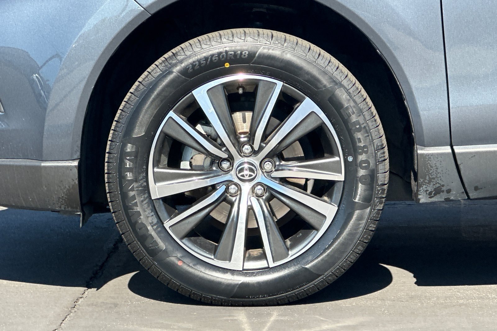 Used 2024 Toyota Venza LE AWD/4WD image 26