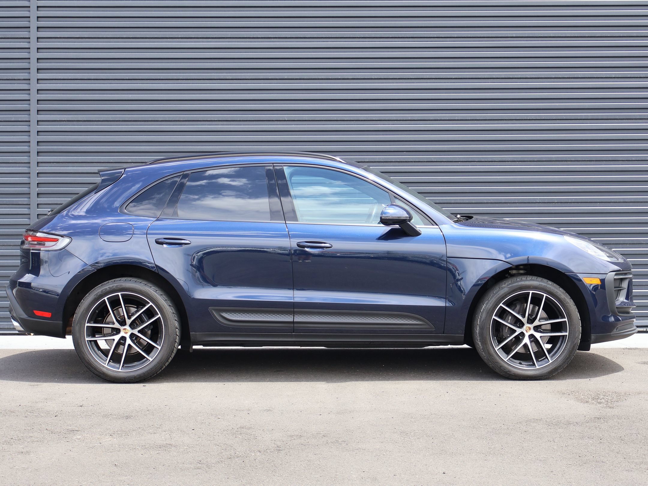 Used 2023 Porsche Macan AWD/4WD image 8