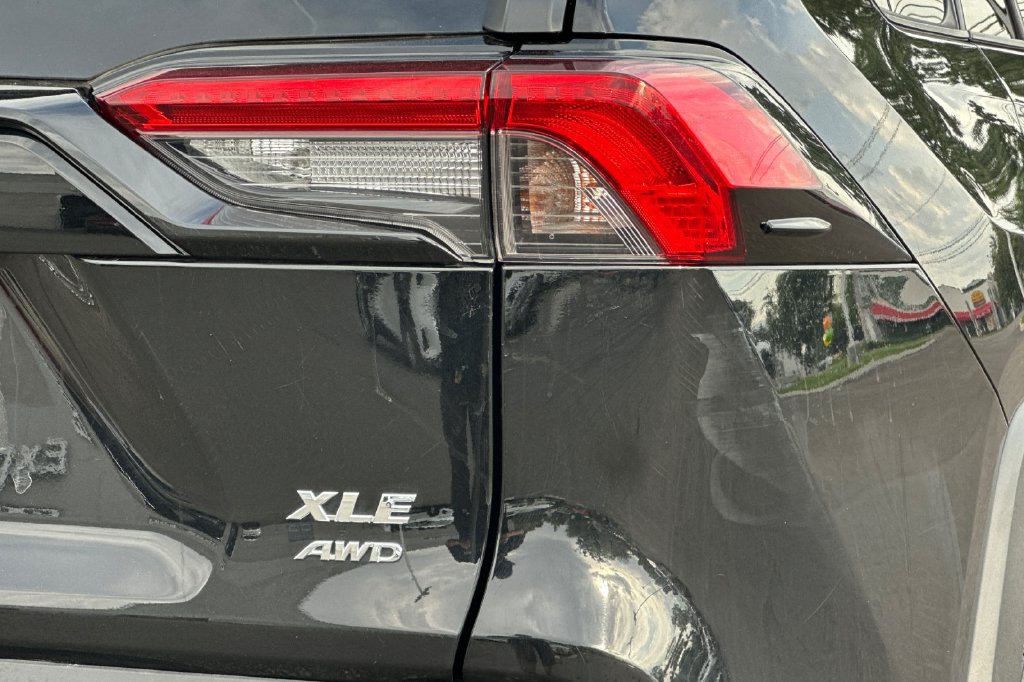 Used 2025 Toyota RAV4 XLE AWD/4WD image 29