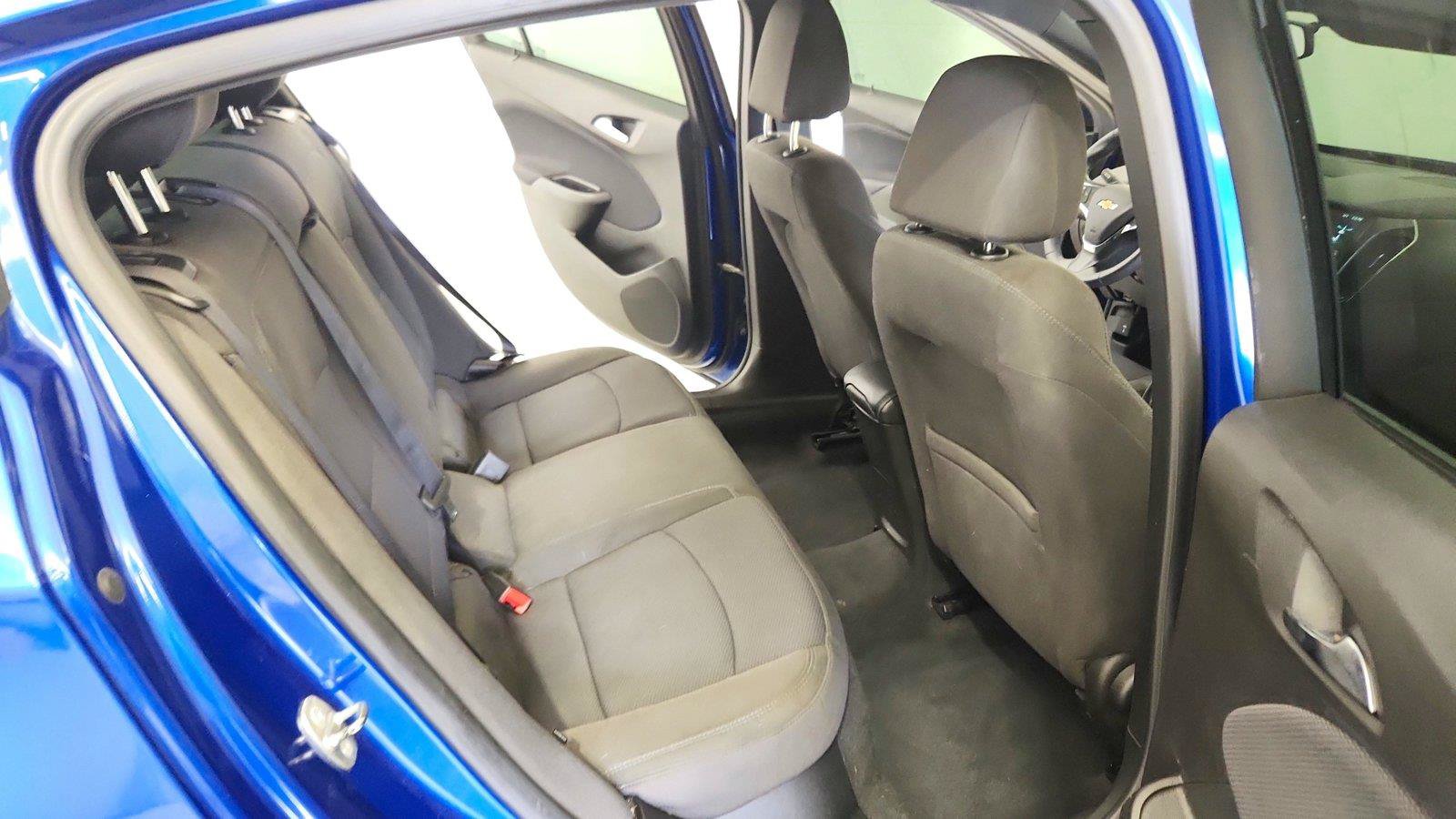 Used 2018 Chevrolet Cruze LT w/ Convenience Package FWD image 27