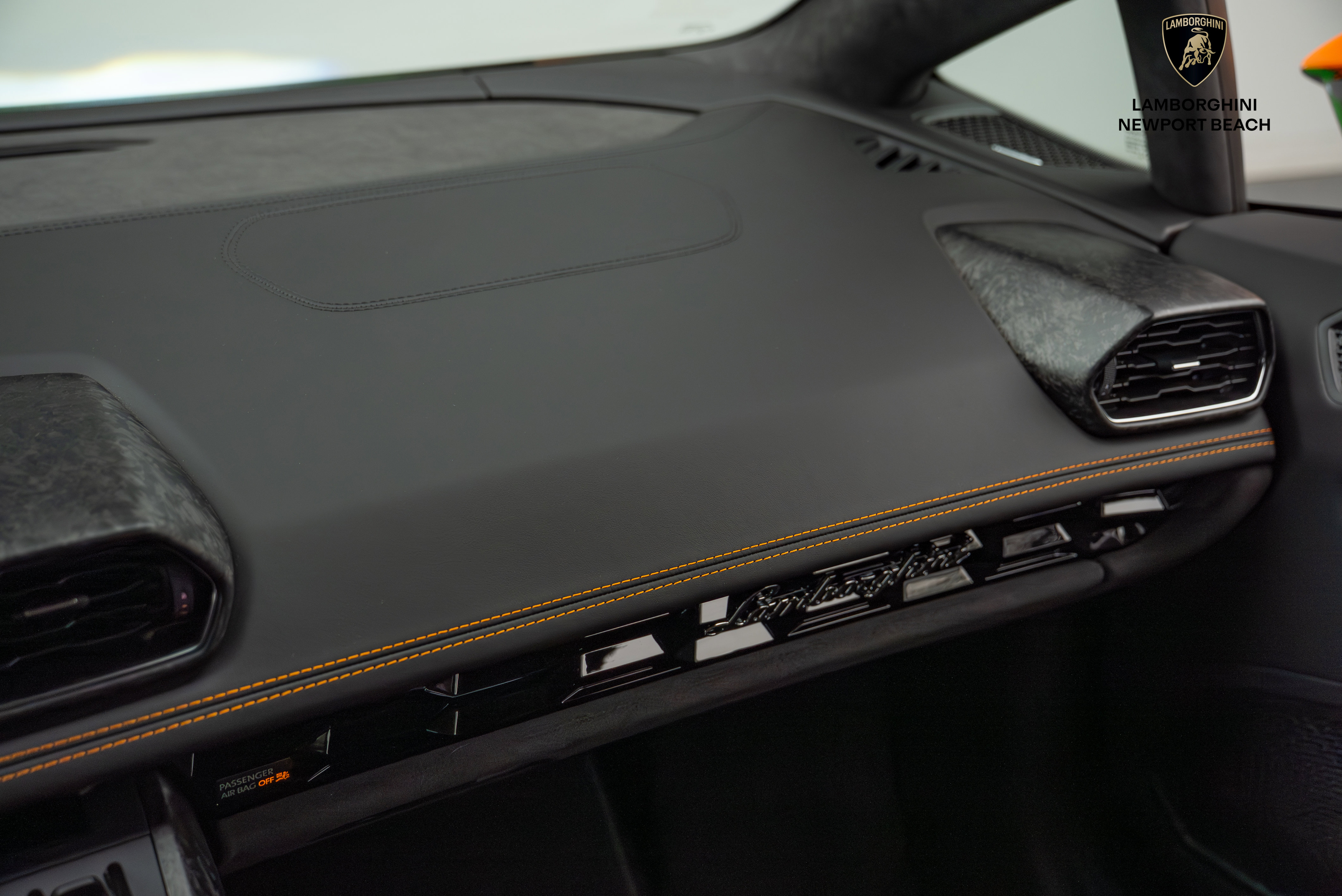 Used 2020 Lamborghini Huracan EVO image 36