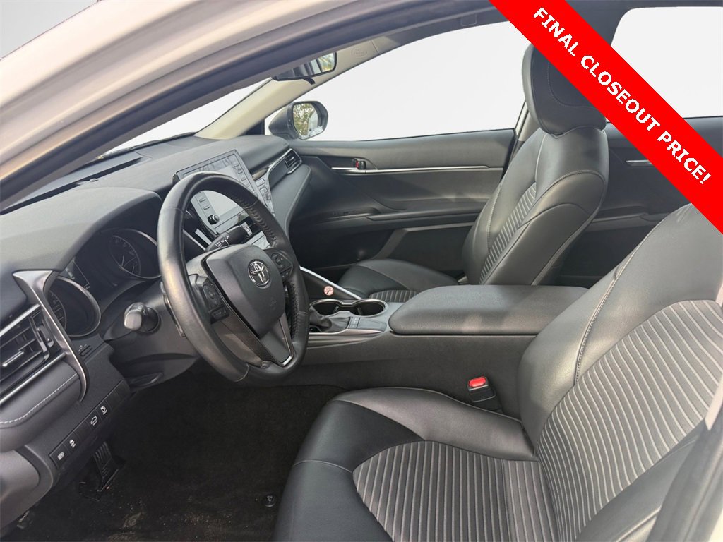 Used 2023 Toyota Camry SE image 9