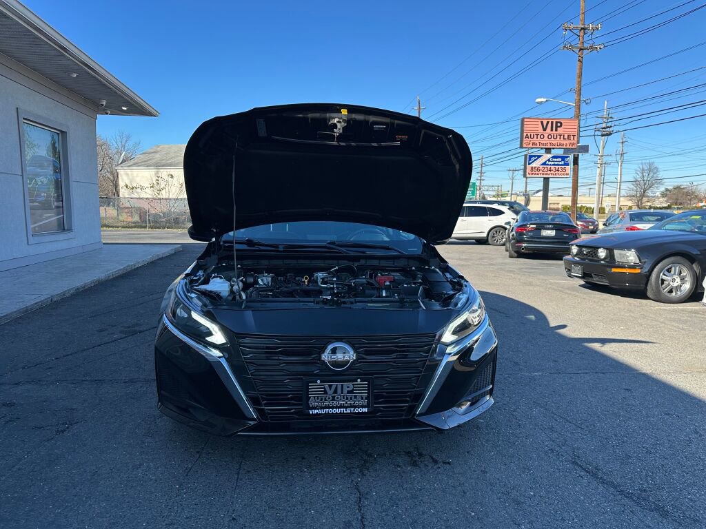 Used 2023 Nissan Sentra SR w/ SR Premium Package image 32