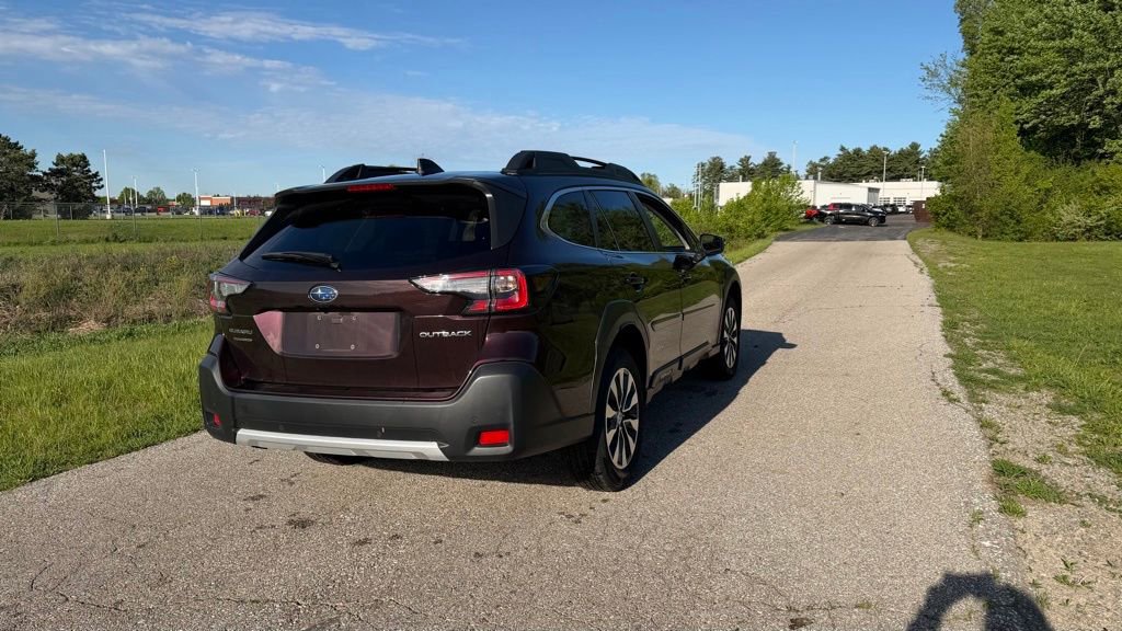 Used 2024 Subaru Outback Limited AWD/4WD image 9
