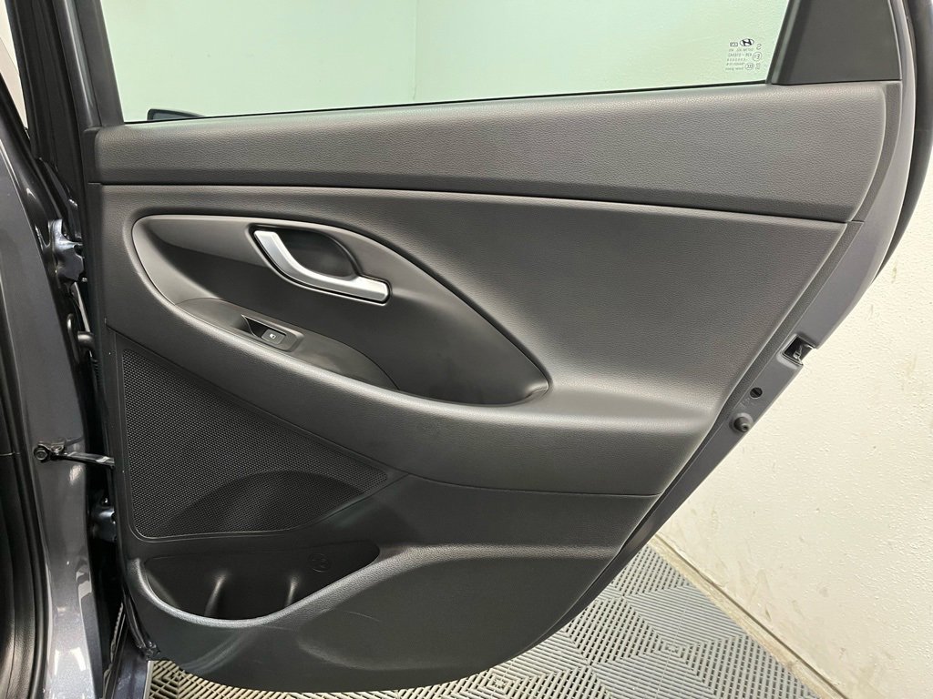 Used 2018 Hyundai Elantra GT Sport image 18