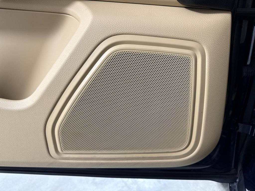 Certified 2018 Porsche Macan image 33